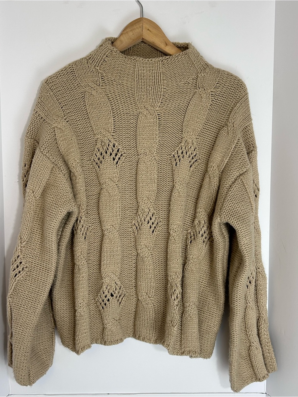 Zara Women’s Beige Chunky Cable Knit Mock Neck Sweater Size L Wool Blend